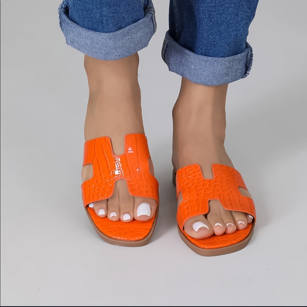 Fashion Nova Orange Sandals Size: 7